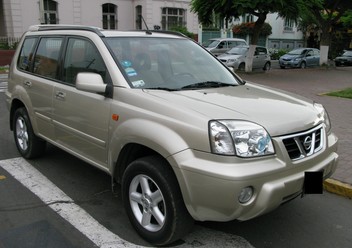 Emblemat Nissan X-Trail I FL